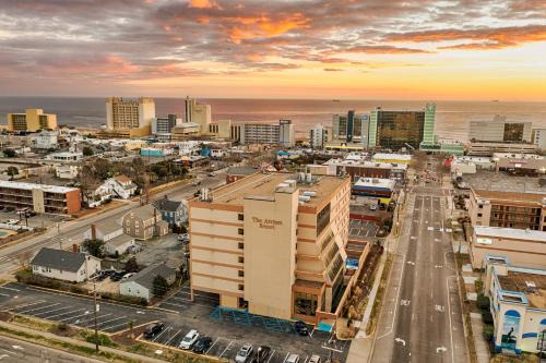 Northeast Virginia Beach Resort | The Atrium Resort, Virginia Beach by Vacatia