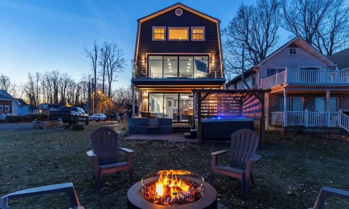 North Beach House | The Bachelorette- Wake up to waves live in luxury Your East Coast escape awaits.