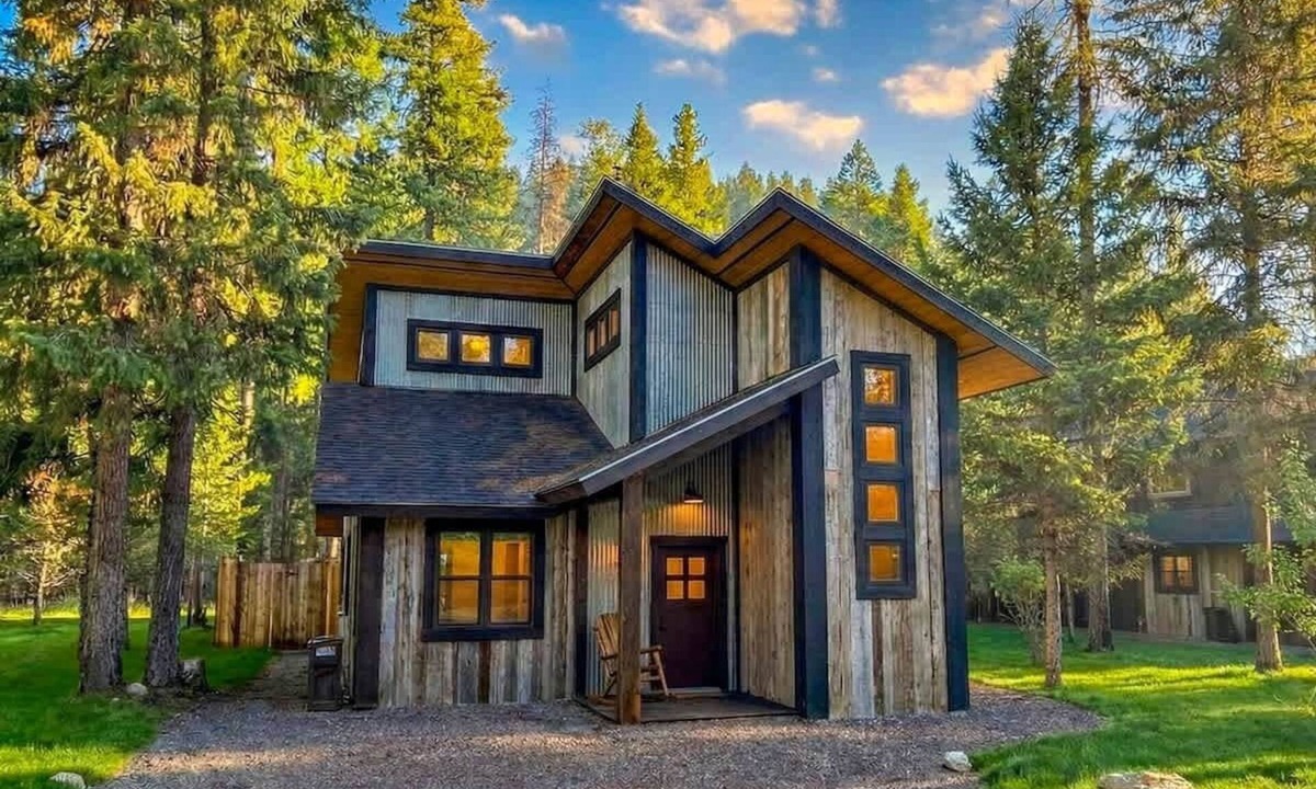 Whitefish House | The Cedar by Bison Ridge Retreat