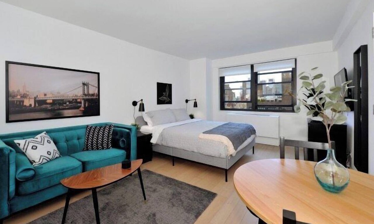 Tudor City Apartment | The Chic Vibe 8653