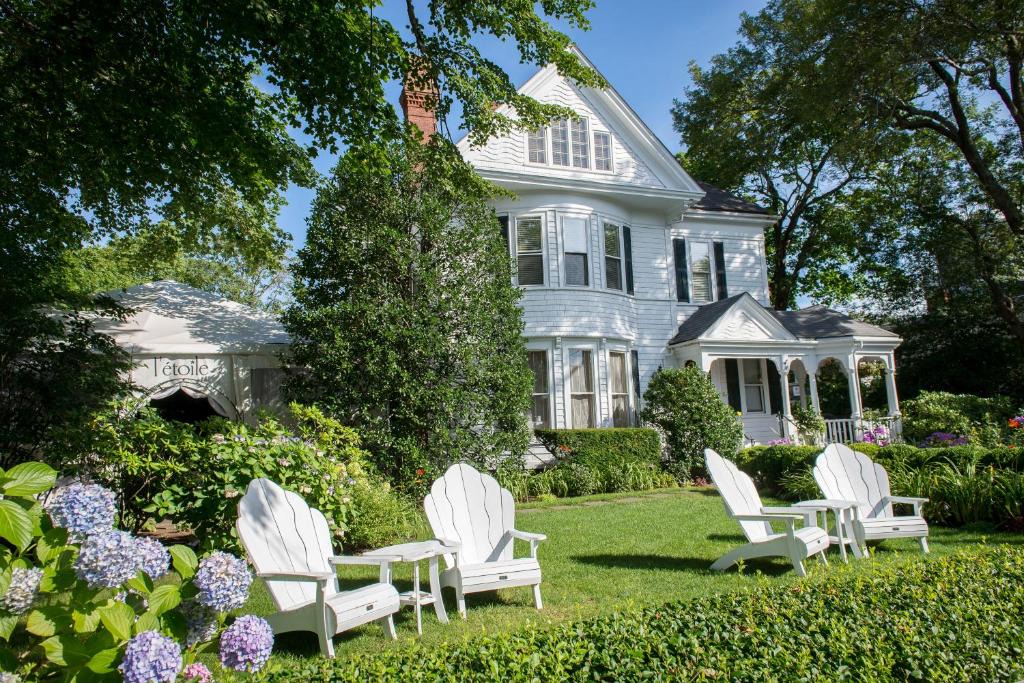 Edgartown Hotel | The Coco, The Edgartown Collection