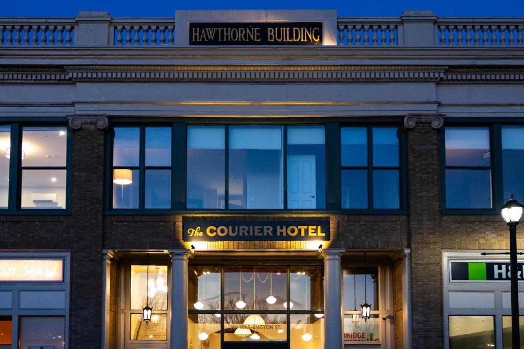 Salem Hotel | The Courier Hotel
