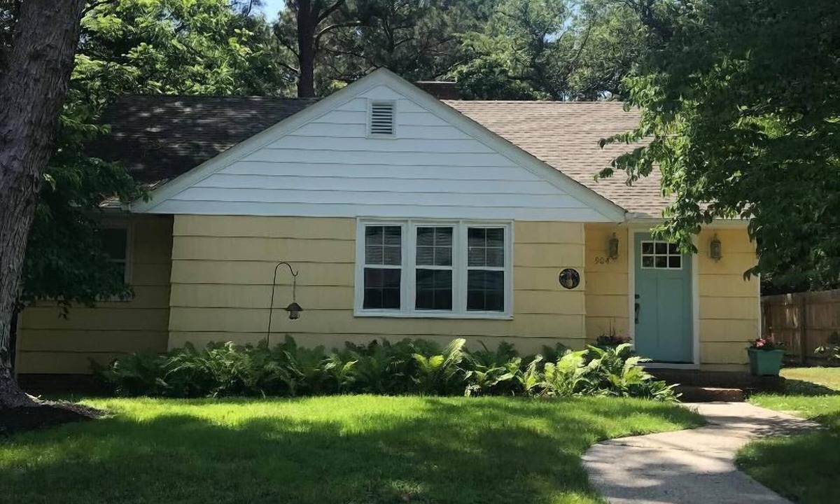 Salisbury House | The Cozy Yellow Cottage.