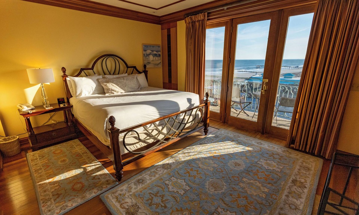 North End Hotel | The Flanders Hotel