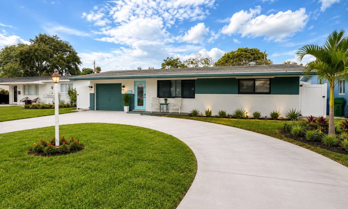 Pembroke Pines House | The Green House - Fully Renovated 3Bed 2Bath Home with spacious backyard