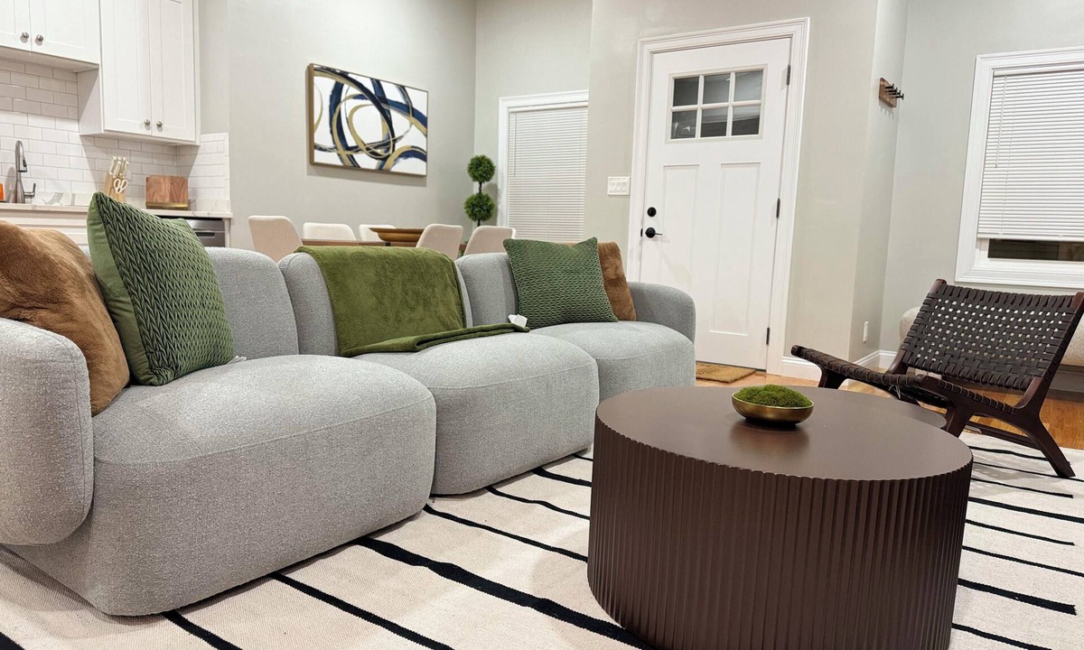 Hyde Square Apartment | The Haven - 3BR2BA Central & Cozy Retreat/Near T