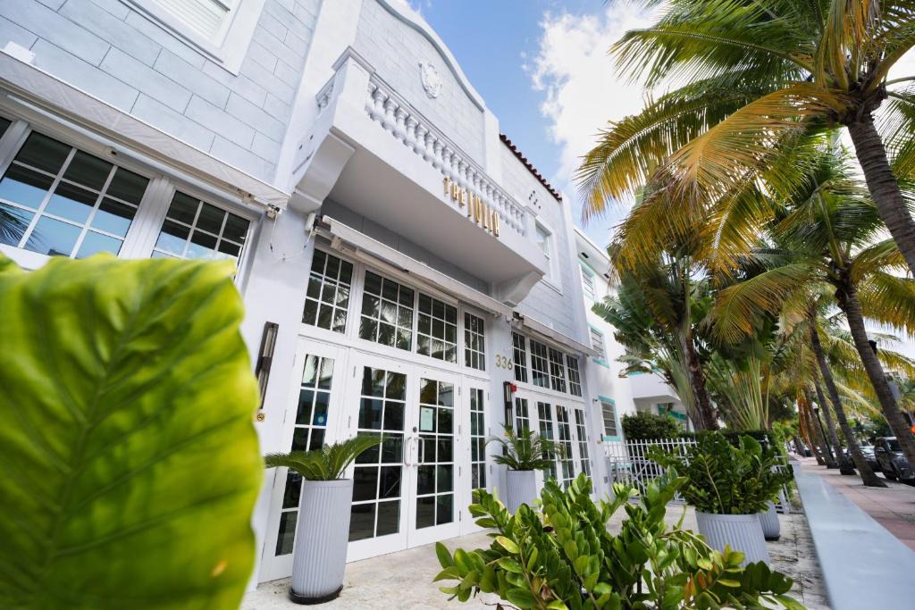 South Pointe Hotel | The Julia Hotel