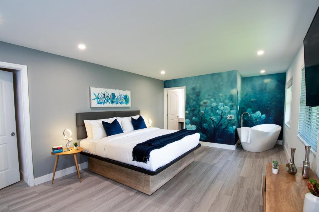 Poinciana Park Hotel | The Lauderdale Boutique Hotel
