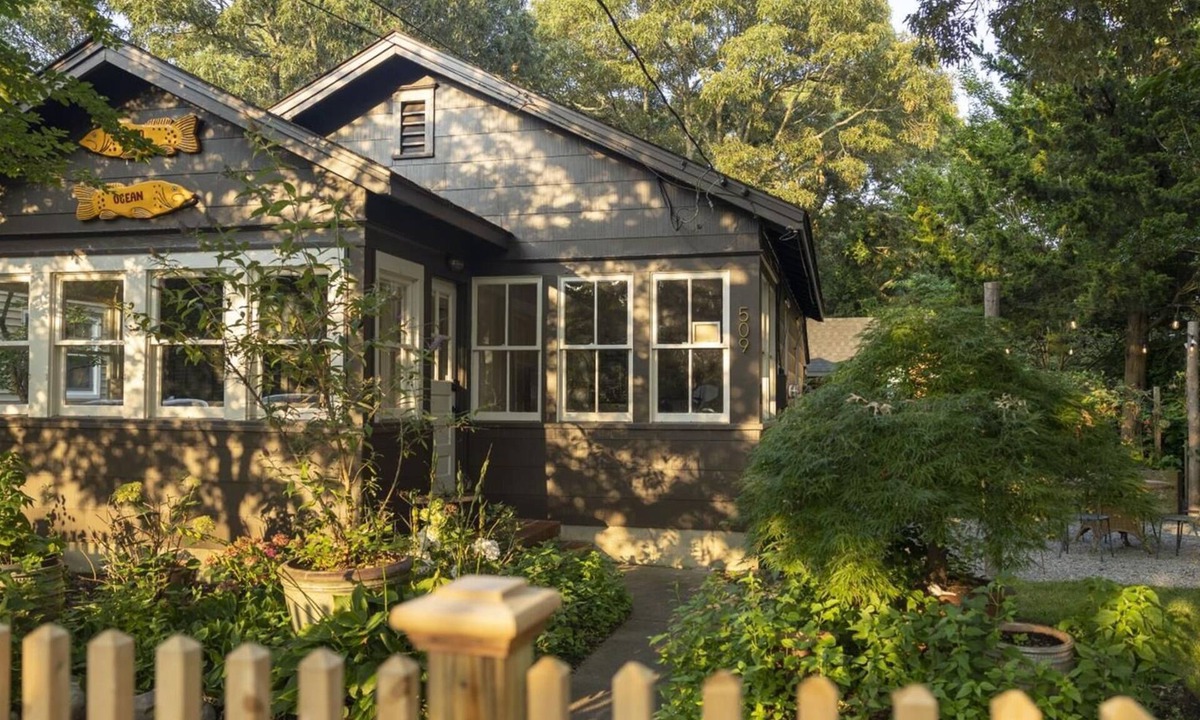 Cape May Point House | The Loon And The Wren