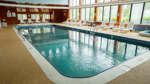 West Yarmouth Hotel | The Mariner Resort Cape Cod by The Red Collection