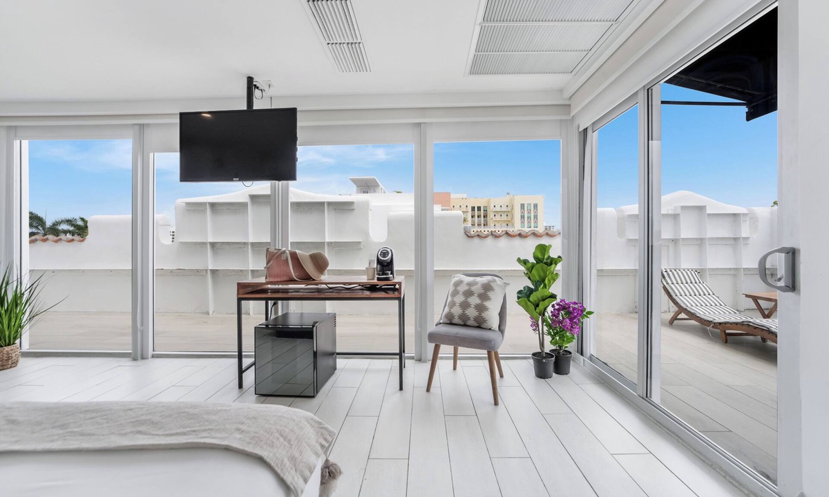 South Pointe Hotel | The Meridian Hotel by At Mine Hospitality