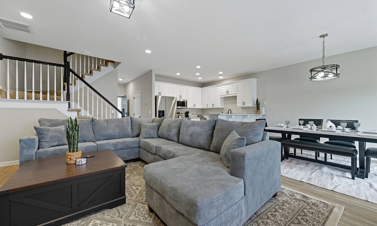 Hampton House | The Meridian: Sunrise Escape in Hampton