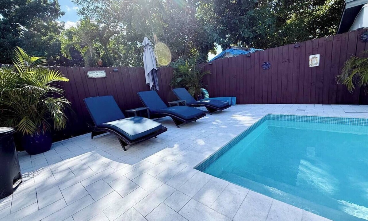 Coral Way House | The Miami Grove Oasis
