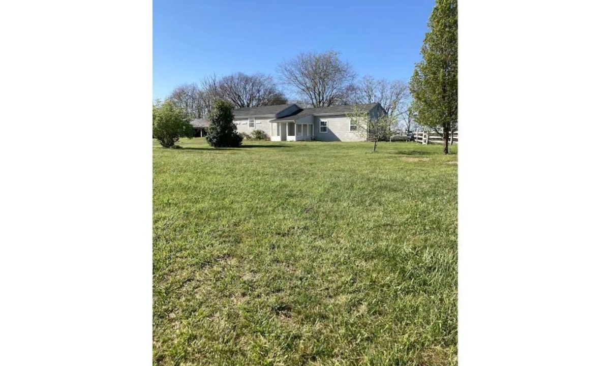 Cedar Mountain House | The Milkhouse at Lovell Farm(1840 historical farm)