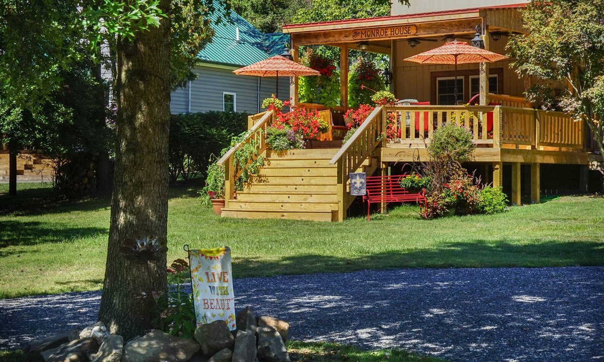 Ronceverte House | The Monroe House along the Greenbrier River