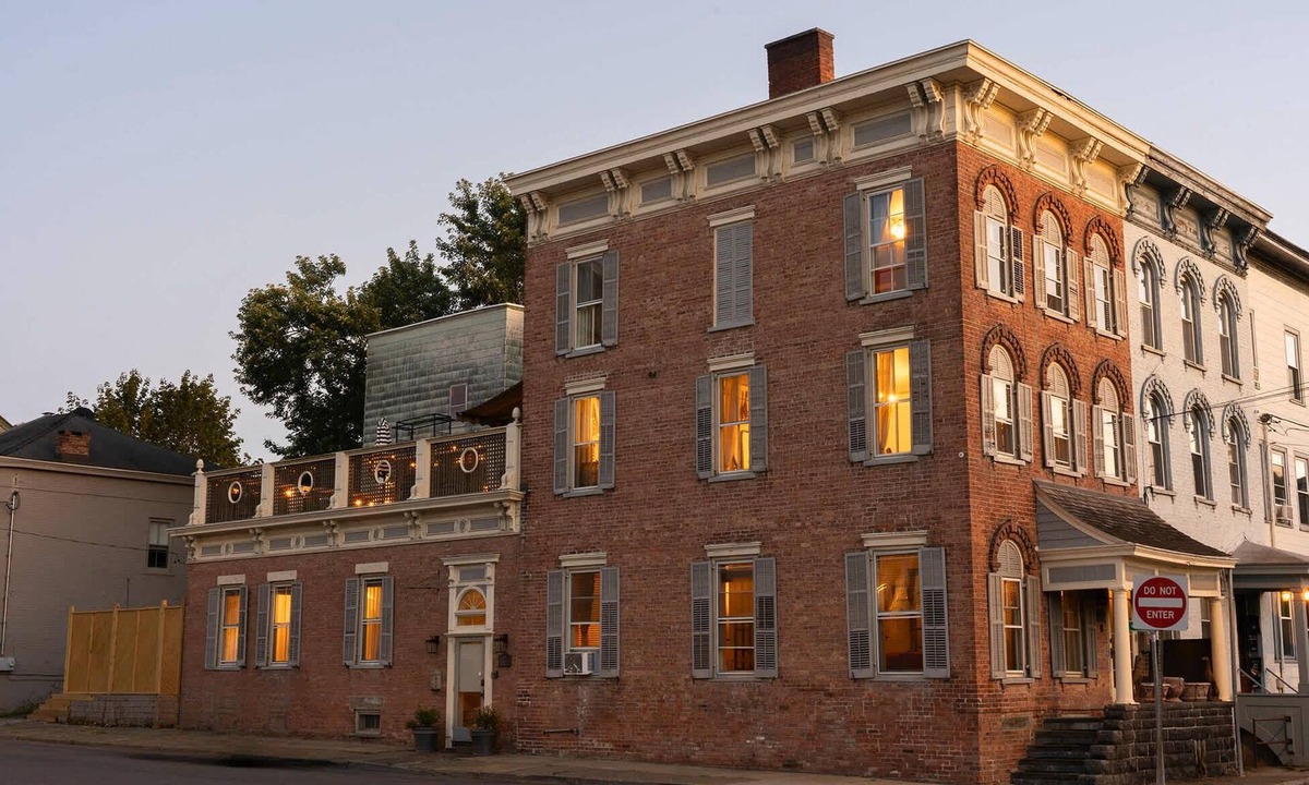 Hudson House | The Mulford Alden House - Historic Hudson Luxury