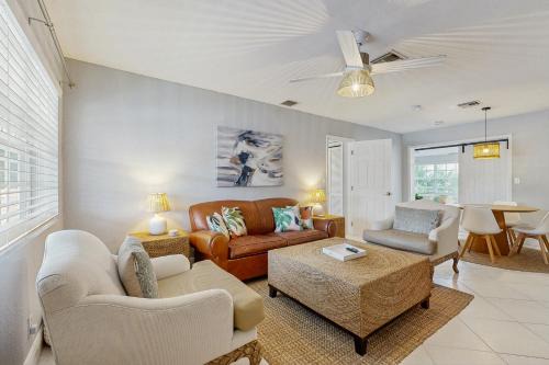Middle River Terrace House | The Palms B