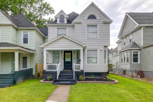 Niagara Falls House | 'The Parkway Haven' Gateway to Niagara Falls Fun!