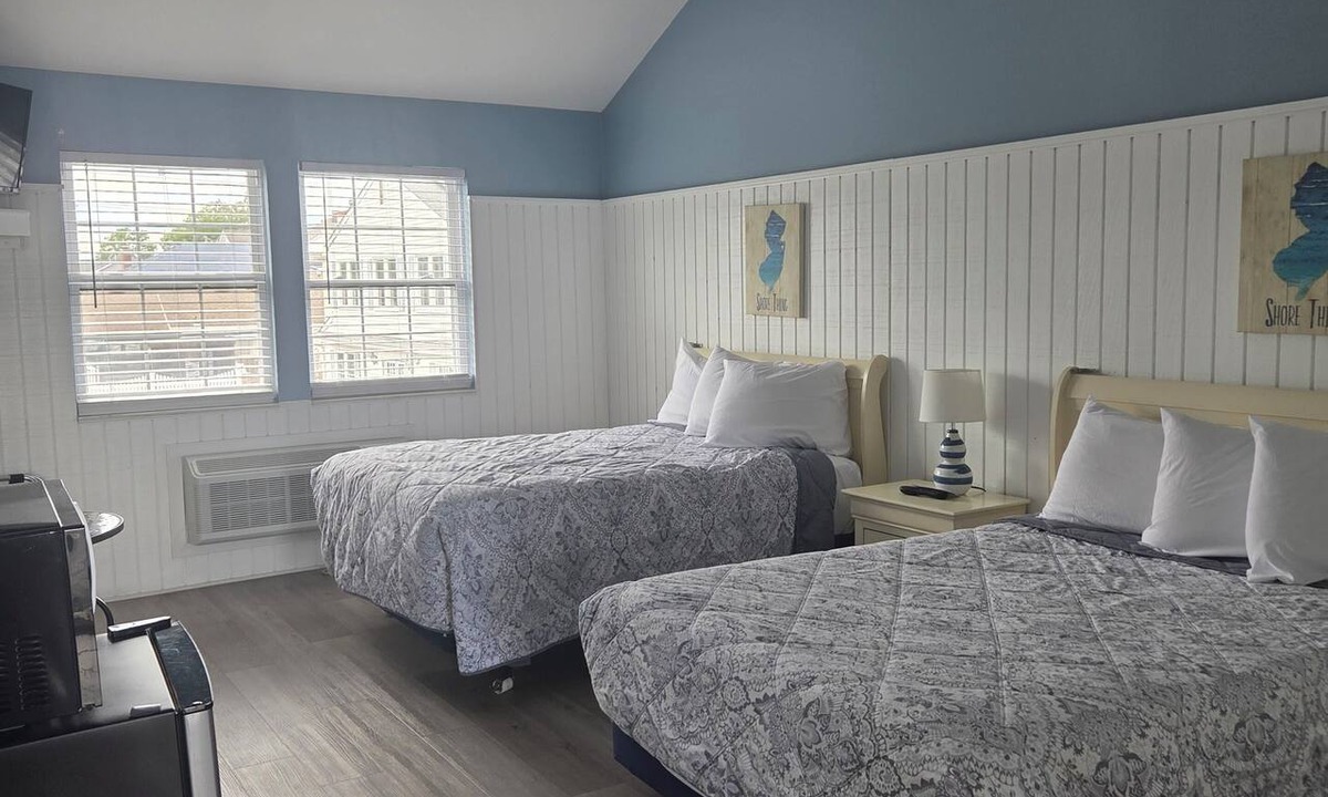 Point Pleasant Beach Hotel | The Pelican Point Double Room