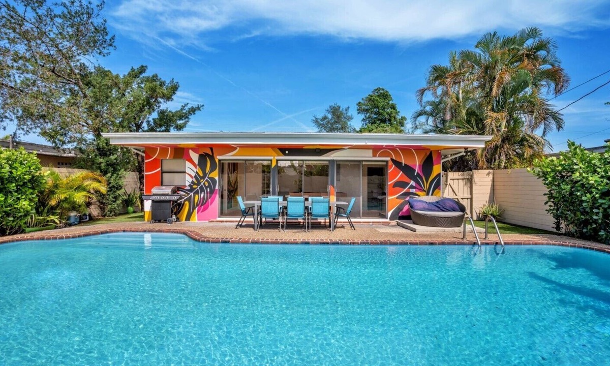 Lake Ridge House | The Playful Oasis 5 Bedroom Fort Lauderdale Pool Home near the Beach