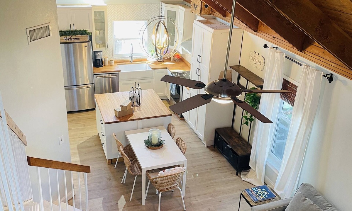 Downtown Fort Lauderdale House | The SAILOR HOUSE Walk to downtown Fort Lauderdale or golf cart to the beach