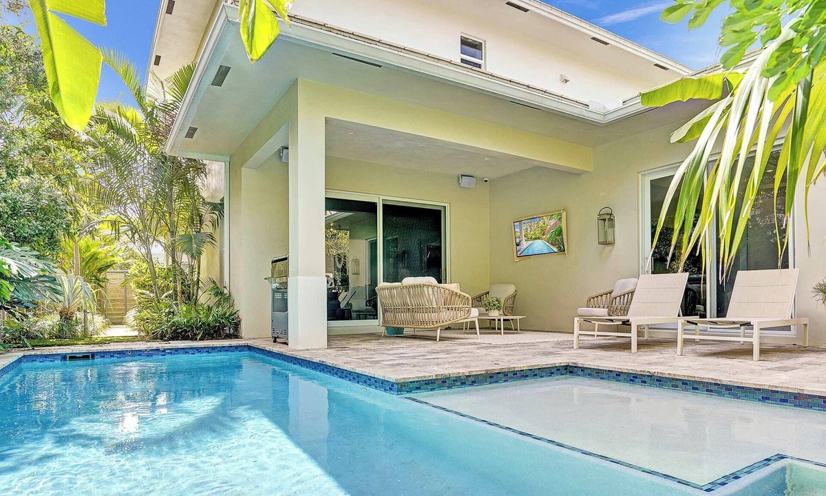 Poinsettia Heights Villa | The Secret Garden - Stunning Luxurious Villa in Fort Lauderdale