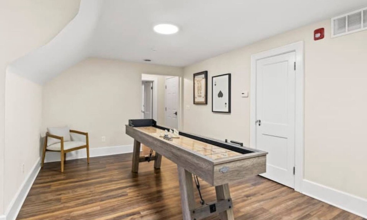 East Avenue Apartment | The Suites at 3NG - The Bridal Suite