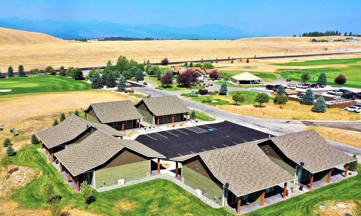Eureka Hotel | The Suites at Indian Springs Montana