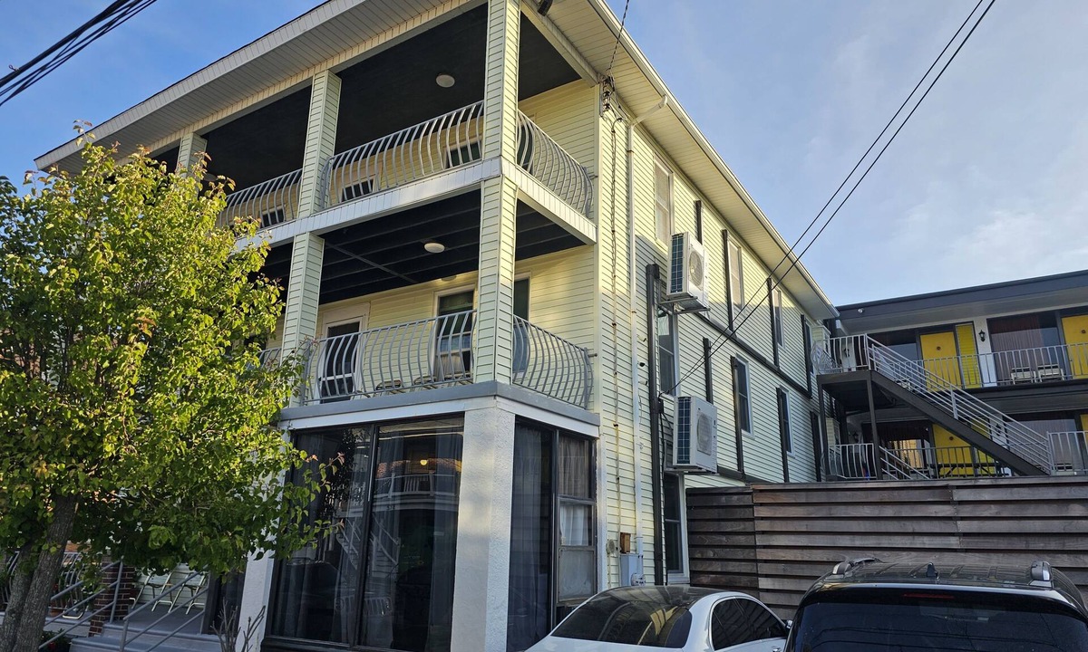 Wildwood Condo | The Sunflower, Family Fun in the Sun 2 minute walk to the boardwalk and beach.
