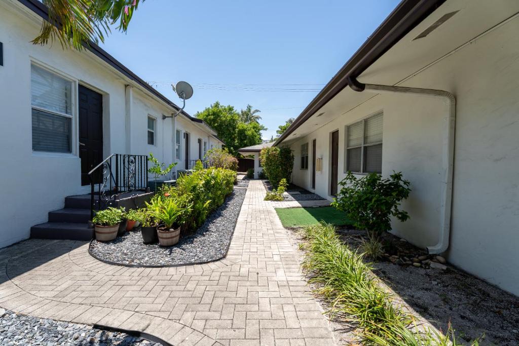 Poinsettia Heights Hotel | The Tel Ft Lauderdale