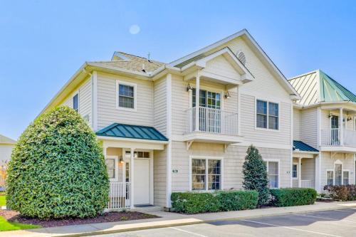 Rehoboth Beach House | The Tides - 19989 Sandy Bottom Unit 701