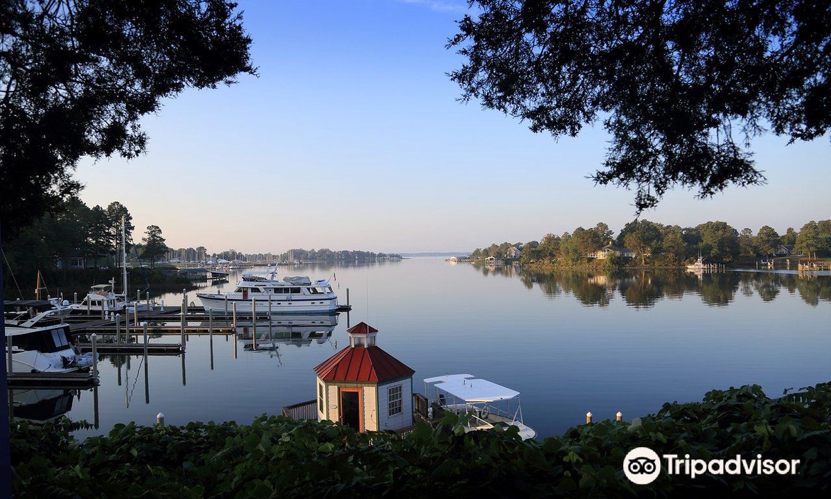 Irvington Hotel | The Tides Inn