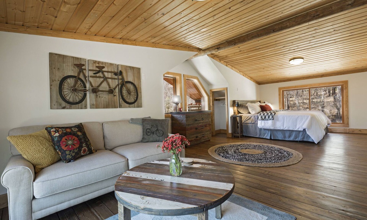 Whitefish House | The Whitefish Trail Retreat - Incredible cabin with privacy close to Whitefish
