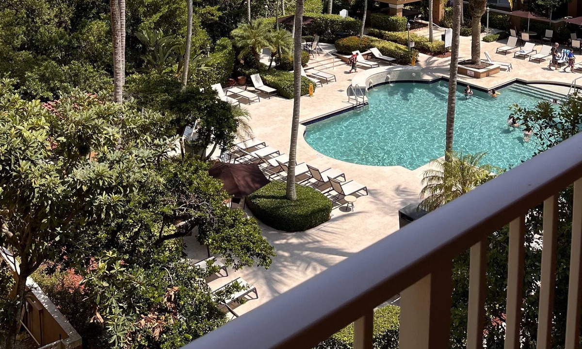 Aventura Apartment | The Yacht Club - Stunning views, balcony, & pool in gated community