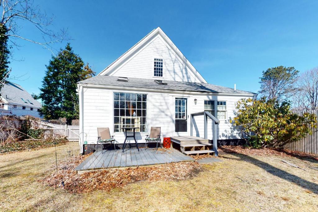 South Yarmouth Hotel | The Yarmouth House - Carriage House