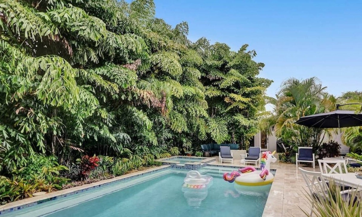 Poinsettia Heights Villa | This villa is a 3 bedroom(s), 2 bathrooms, located in Fort Lauderdale, FL.