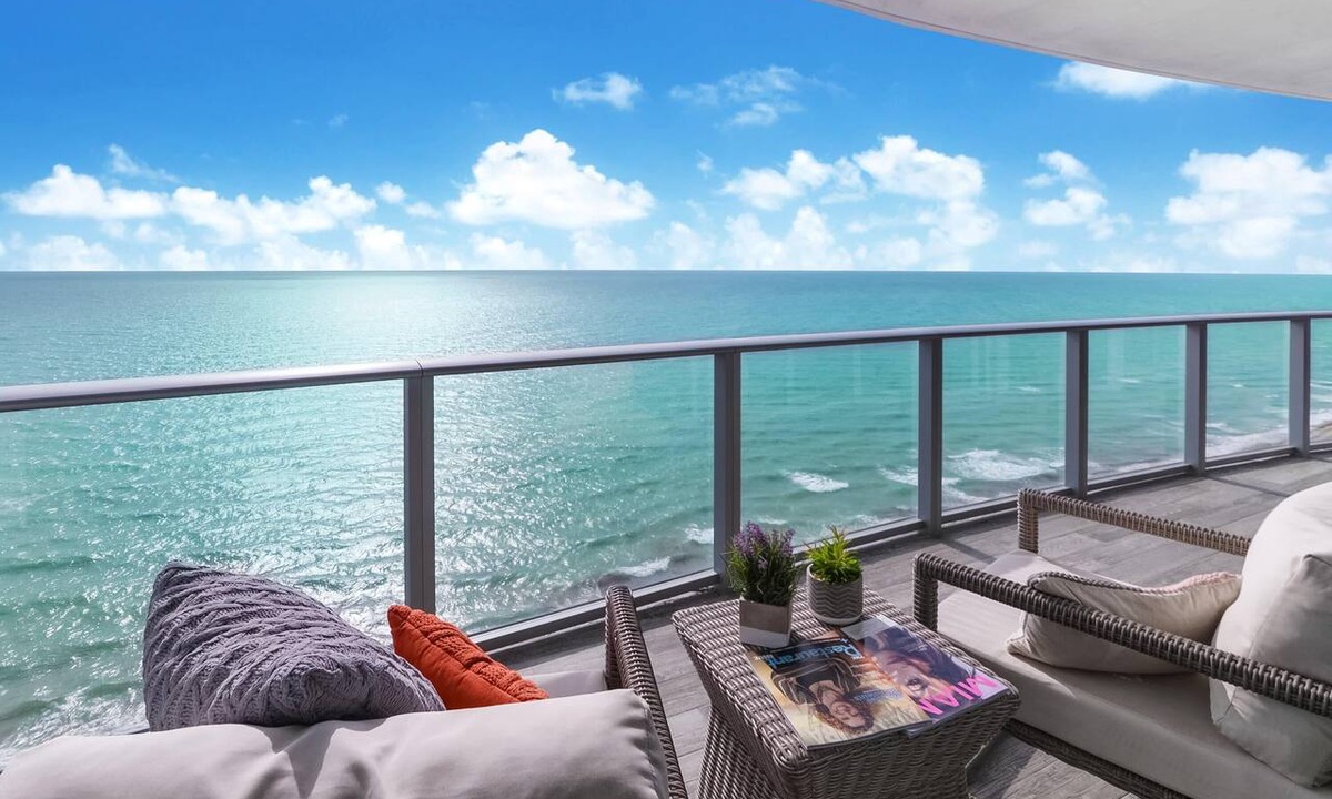 Hollywood South Central Beach Condo | Three Bedroom Paradise Above The Ocean