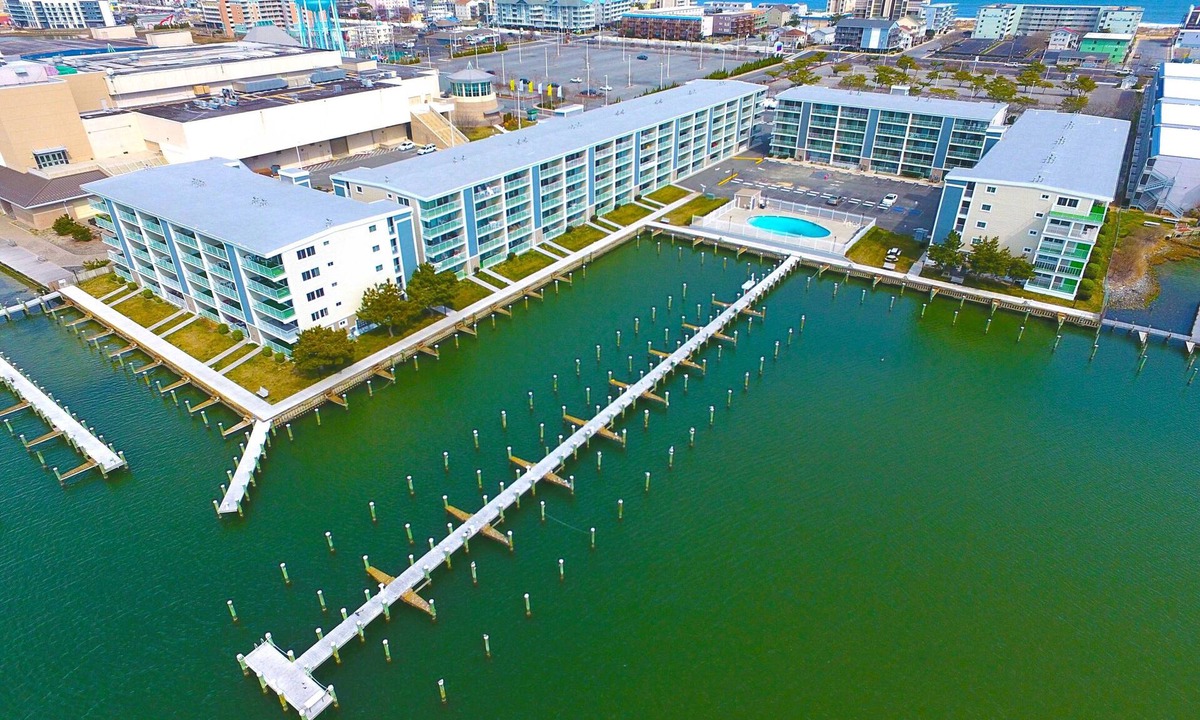 Midtown Ocean City Condo | Thunder Island 7A-Baywater 39th St, Pool, Elev, W/D, AC