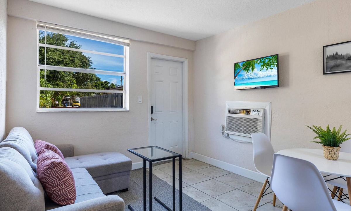 Poinciana Park Apartment | Tidal Retreat: Work Friendly & Mins to Beach, FIFA Perfect