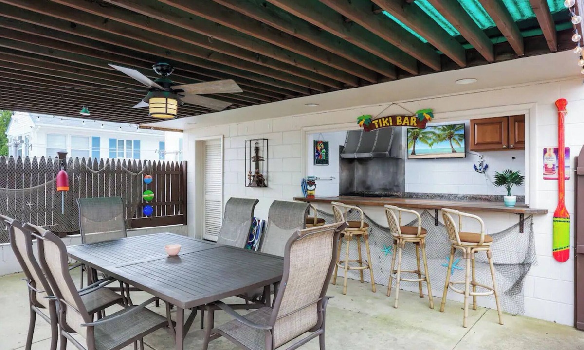 Seaside Heights Cottage | Tiki Bar | Fast WIFI | Pro Cleaned | Linens+Towels