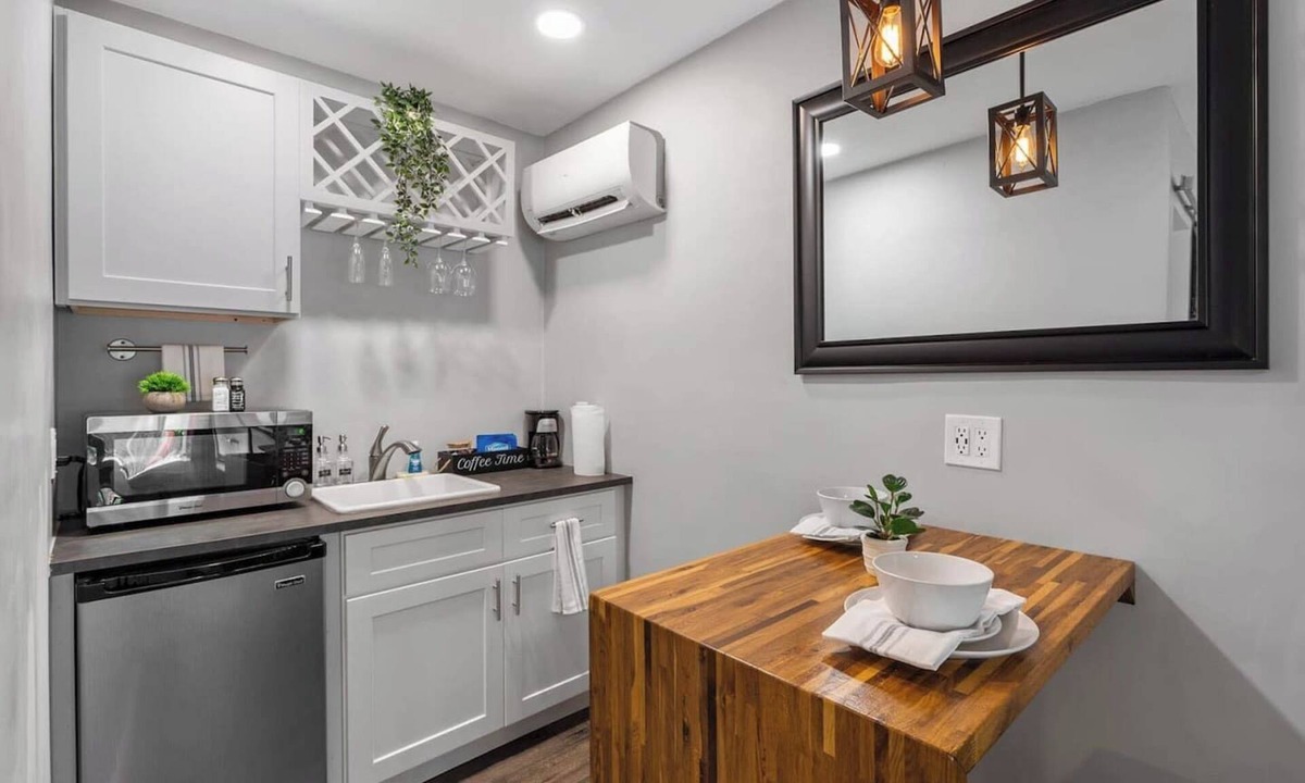 Lake Ridge Apartment | Tilah Stays | 10 min to Beach | Weekly discounts