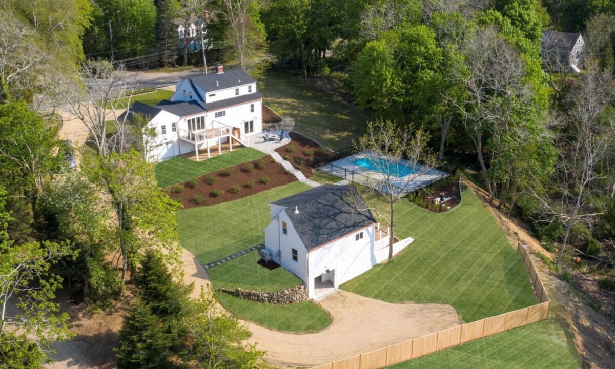 East Orleans House | Tonset Manor: 232-O East Orleans Vacation Estate Includes Guest House, Heated Pool, Hot Tub