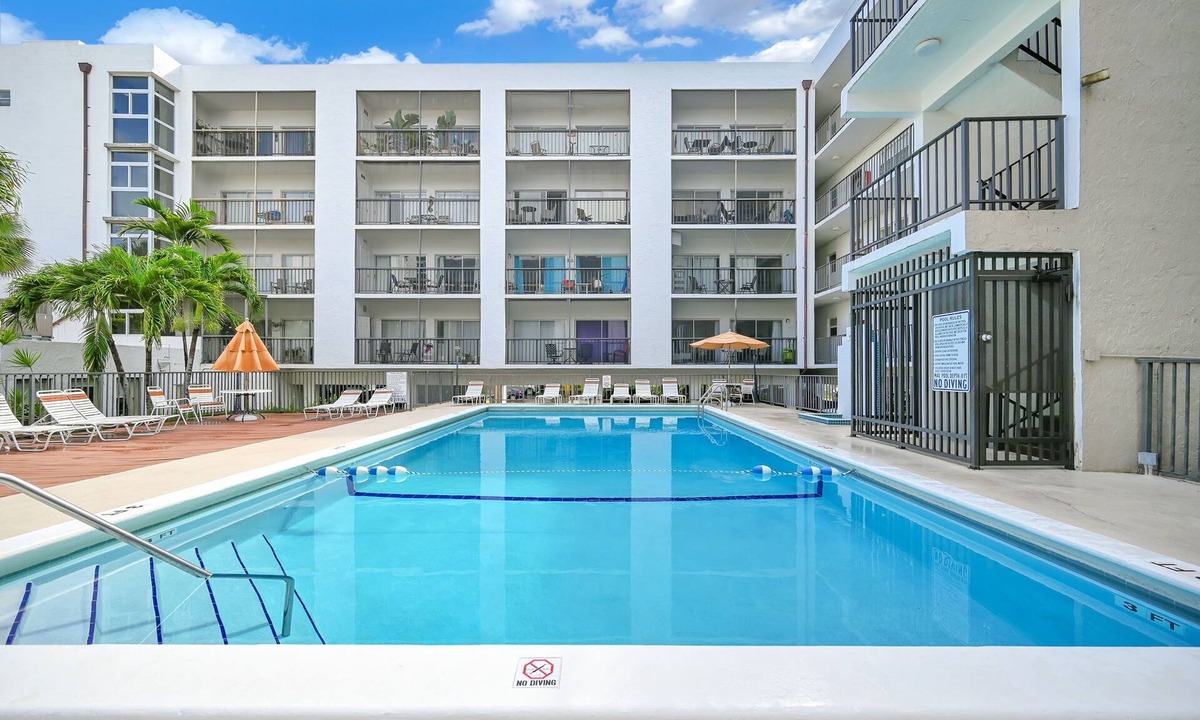 Sunny Isles Beach Condo | Top-Floor Near Beach Condo, Pool + Skyline Views
