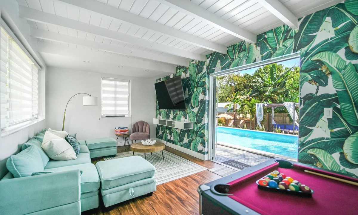 Miami Shores House | Top rated Miami Getaway with Heated Pool & Games
