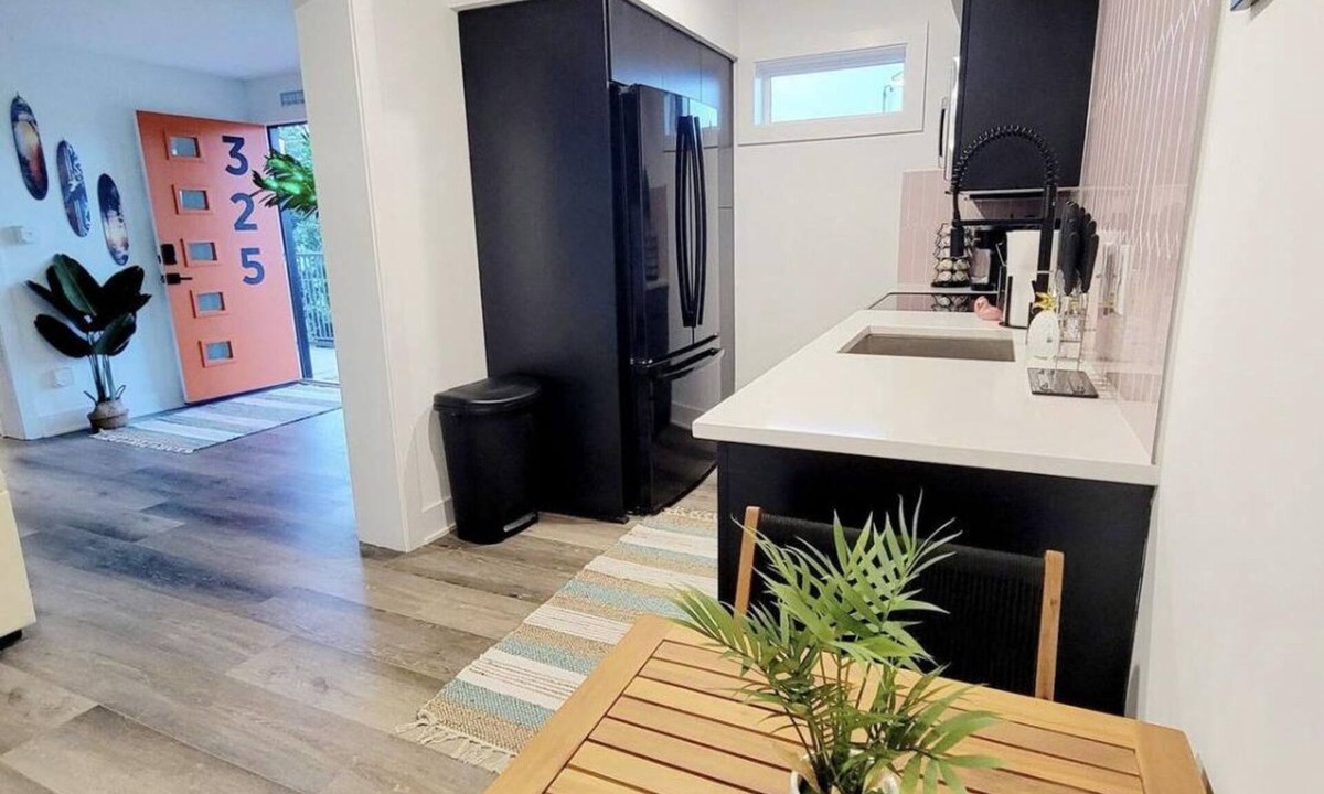 Diamond Hill Condo | Topsail Downtown- Extended Stay With Parking, Pool,& Pets