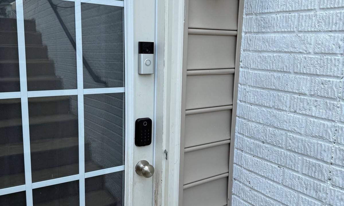James Madison House | Touch of Grace ~ Cozy 2BR, 1Ba Apartment