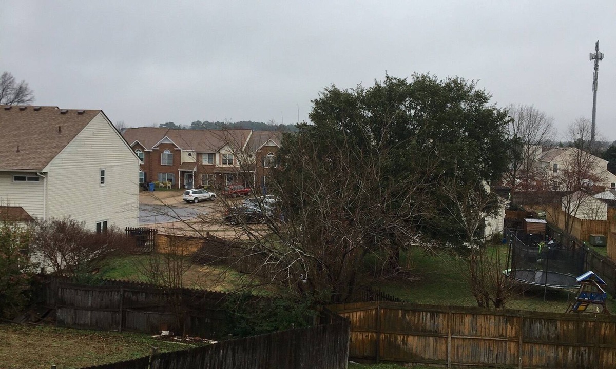 Virginia Beach House | Town central Townhome large yard Big Deck