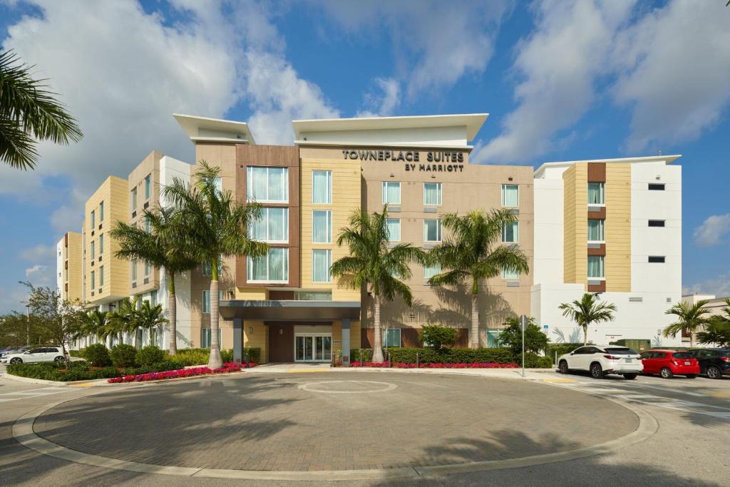 The Hammocks Hotel | TownePlace Suites Miami Kendall West