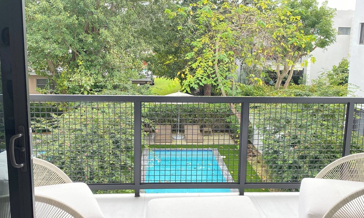 Southwest Coconut Grove House | TownHouse Retreat in The Grove
