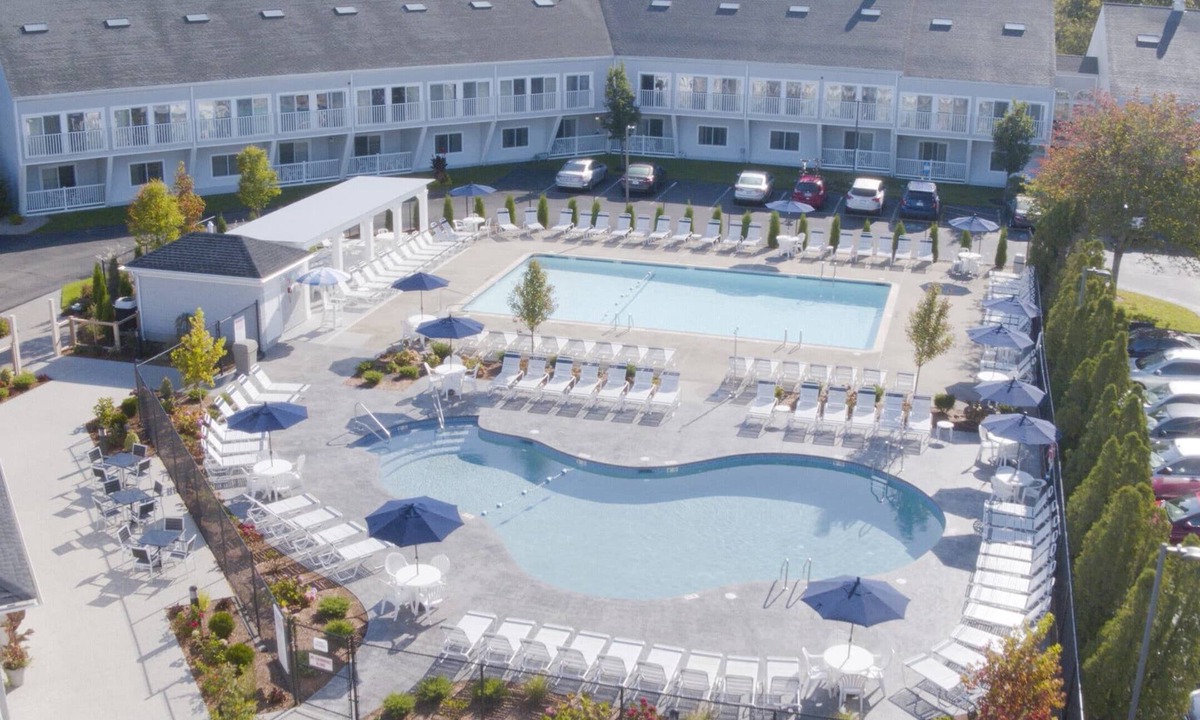 West Yarmouth Resort | Townhouse unit at The Cove Resort just outside Hyannis: Week 28 July